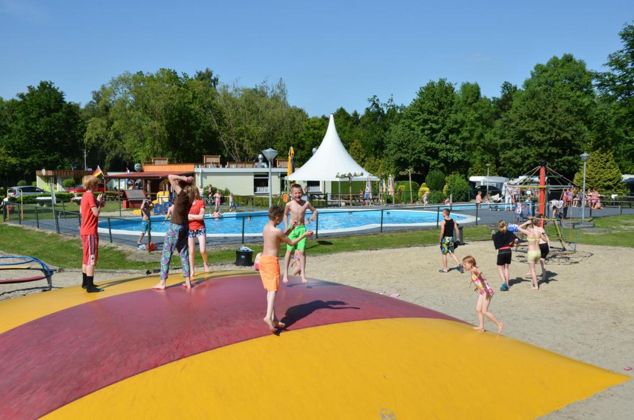Vakantiepark 'T Urkerbos - Kabouterhuisje Dış mekan fotoğraf